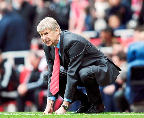Arsene Wenger leapfrog.jpg